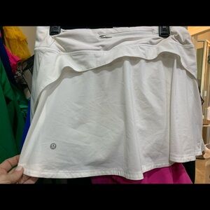 Lululemon white skirt with pleat on side